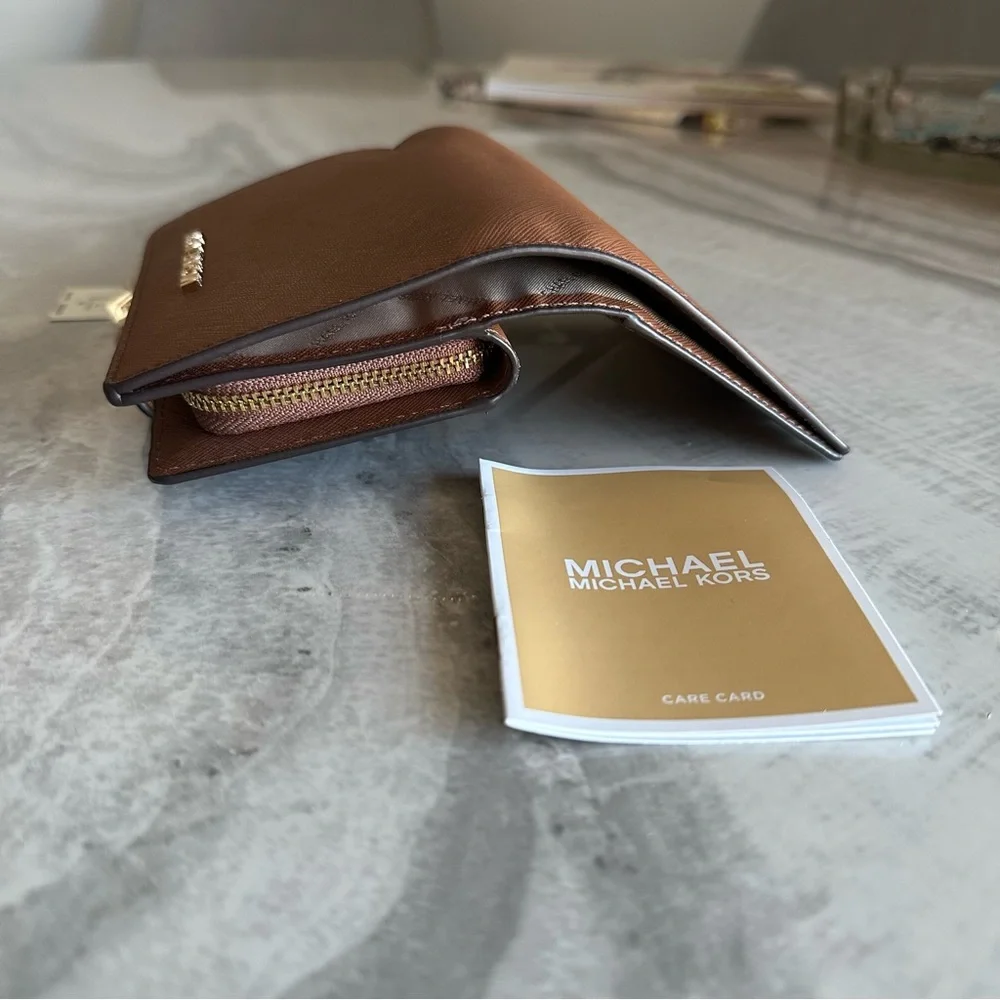 Michael Kors Medium Crossgrain Brown Leather Wallet - Picture 7 of 8